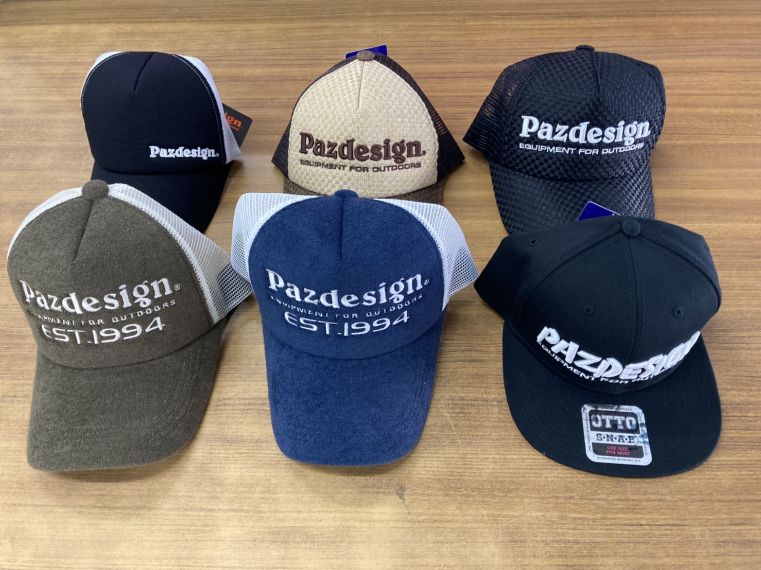 パズデザインのキャップ販売中！