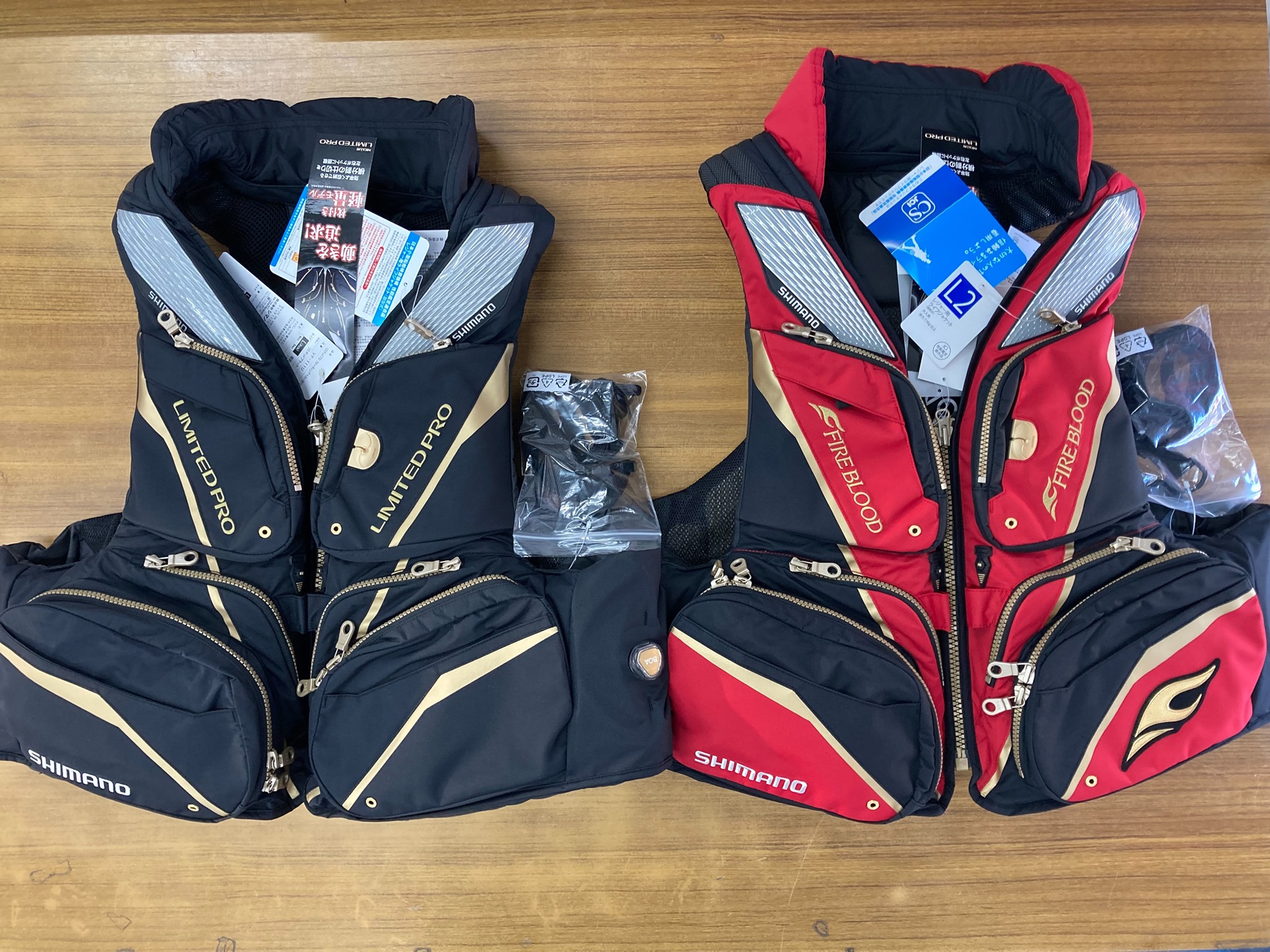 シマノ(SHIMANO) リミテッドプロ フローティングベスト(枕付) リミテッドブラック 2XL VF-111U 販売販売好調 